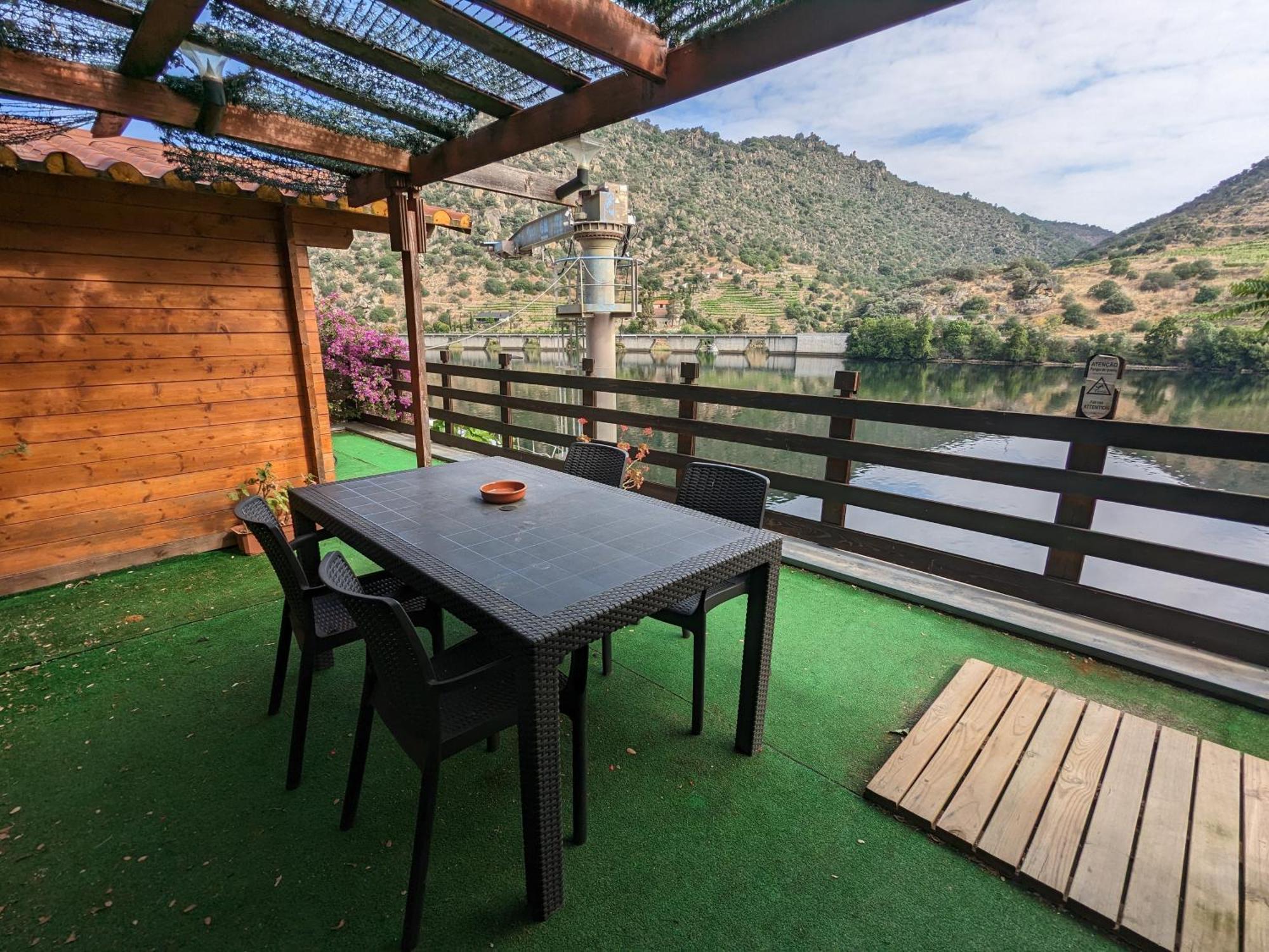 Douro Yacht Charter & Bungalows São João da Pesqueira Eksteriør billede