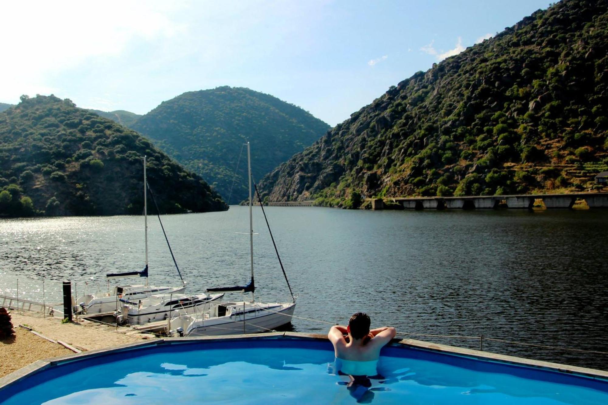 Douro Yacht Charter & Bungalows São João da Pesqueira Eksteriør billede