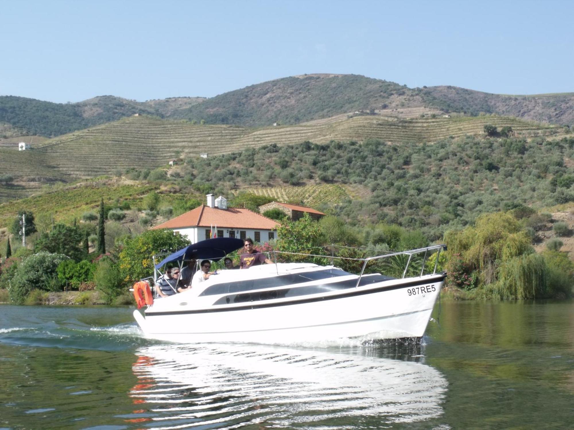 Douro Yacht Charter & Bungalows São João da Pesqueira Værelse billede